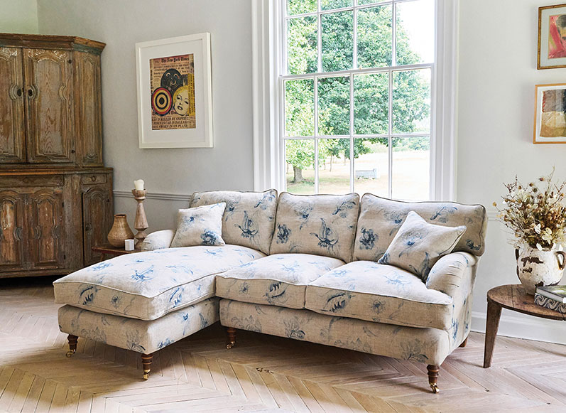 Alwinton chaise LHF in Floral Linen Lela Mystery